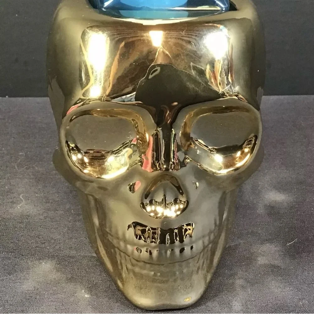 Bath and Body Works 2021 Gold Tone Shiny Skull Skelton Ceramic Soap Holder NEW
